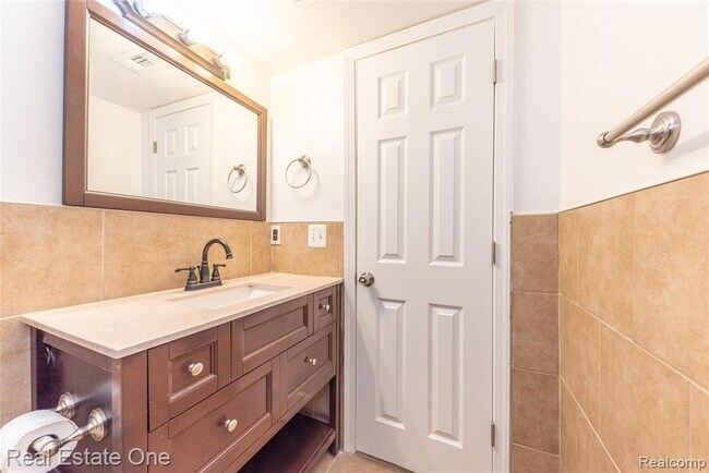 Building Photo - 29489 Geraldine Rd