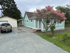Building Photo - Mount Vernon 4 Bedroom