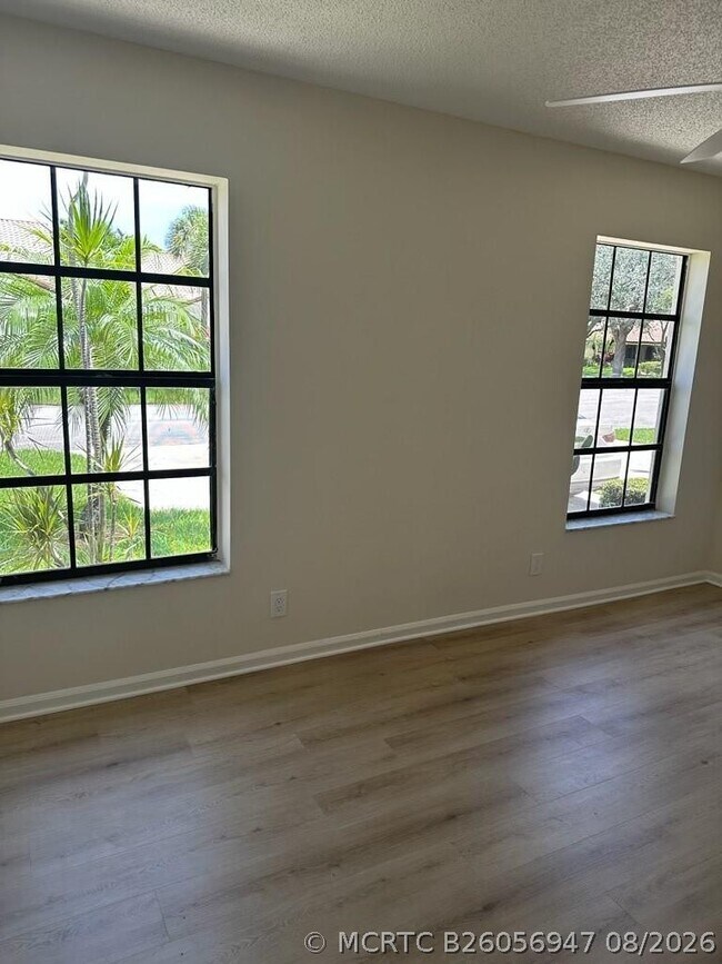 Building Photo - 406 Buttonwood Pl