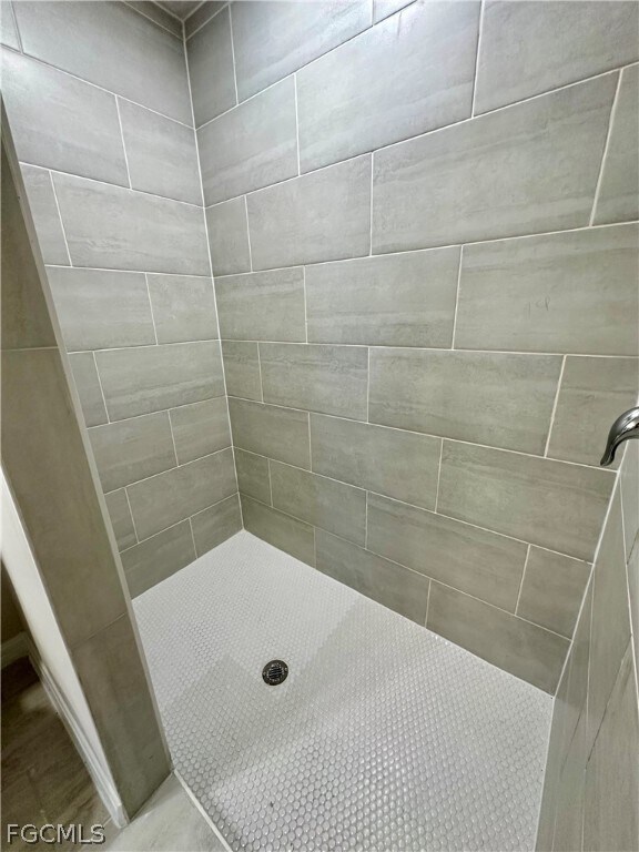 Building Photo - 3821 SW 9th Ave