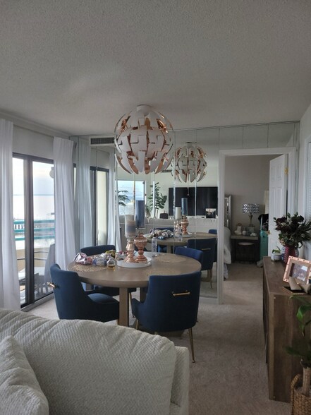 Building Photo - 7501 River Rd