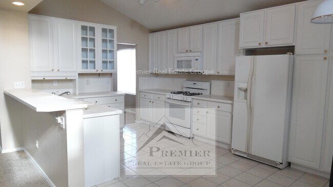 Building Photo - 5831 Instone Cir