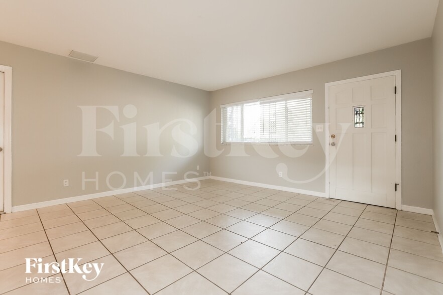 Building Photo - 5860 Cedar St NE