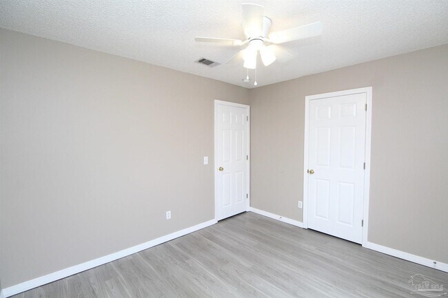 Building Photo - 6923 Cedar Ridge Cir