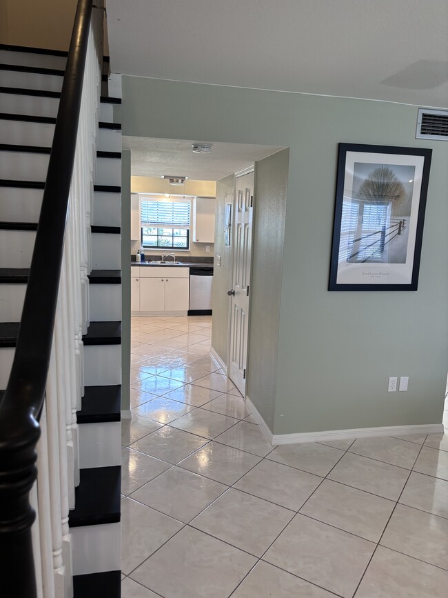 Building Photo - 3335 Purple Martin Dr