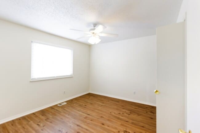 Building Photo - 729 Parkview Mountain Dr