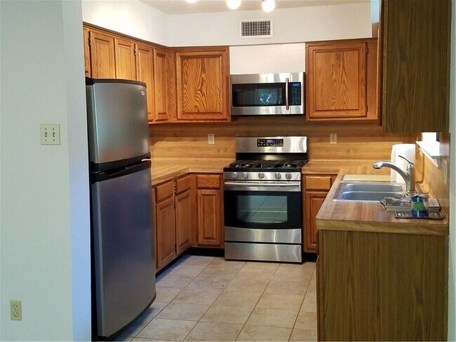 Building Photo - 4809 Misty Brook Cove