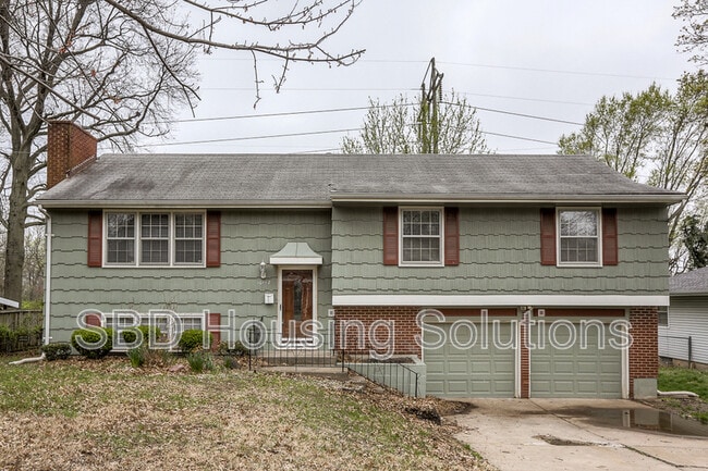 Primary Photo - 10112 Bennington Ave