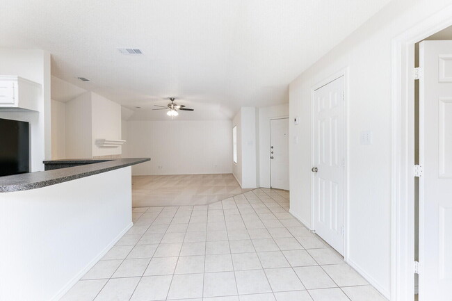 Building Photo - 10104 Englewood Ave