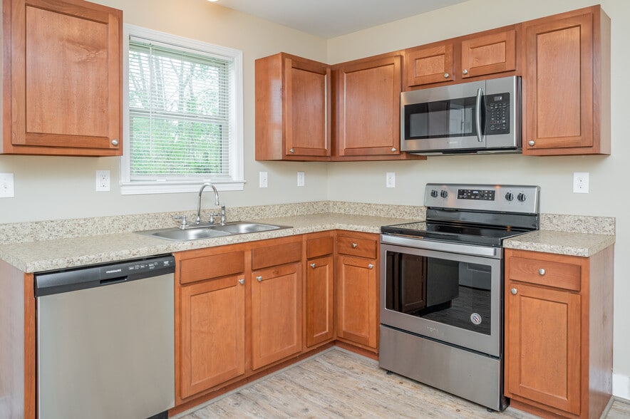 Building Photo - 2005 Coldwater Rd