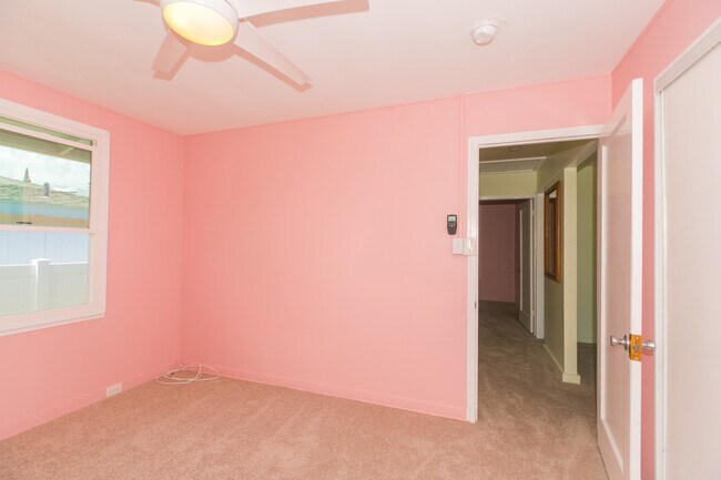 Building Photo - 828 Oneawa St