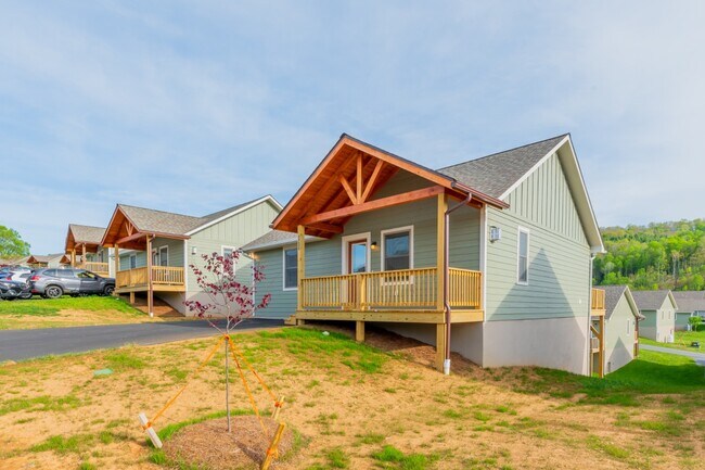 Building Photo - 149 Ava Wy