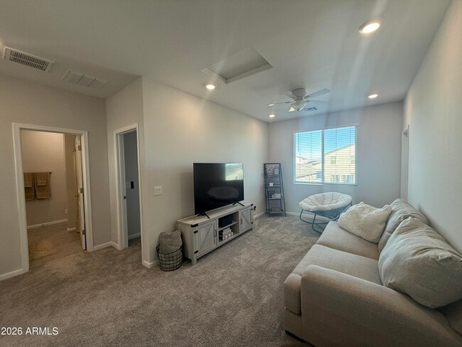 Building Photo - 18140 W Daley Ln