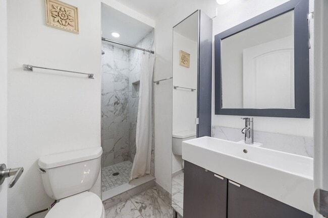 Building Photo - 901 Yosemite Trail