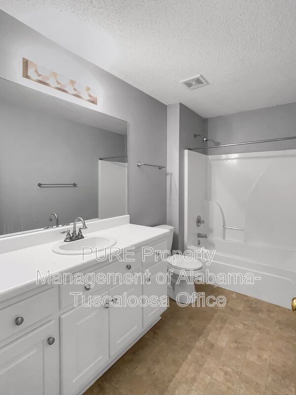 Building Photo - 2613 Willow Ridge Way