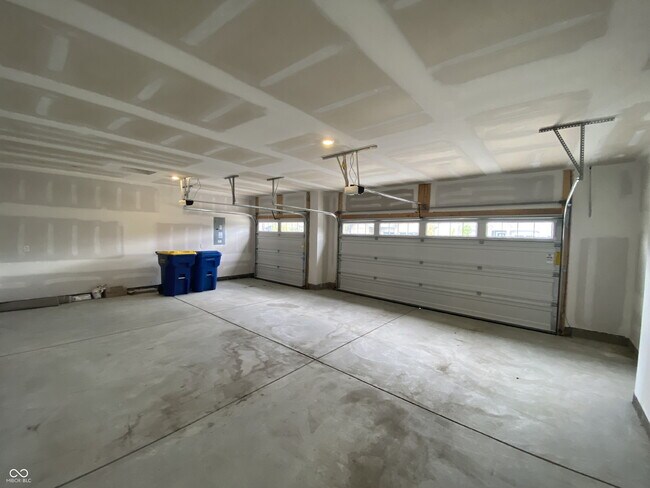 Building Photo - 5102 Astor Wy