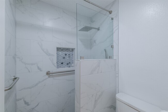 Building Photo - 5026 Algernon Dr