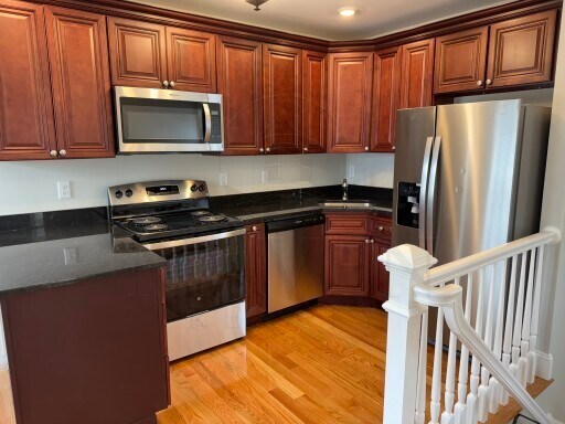 Building Photo - 196 North St