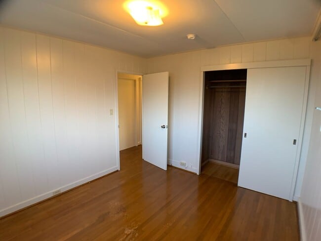 Building Photo - Moanalua Gardens (Honolulu) - Great Location - 3 bedroom home