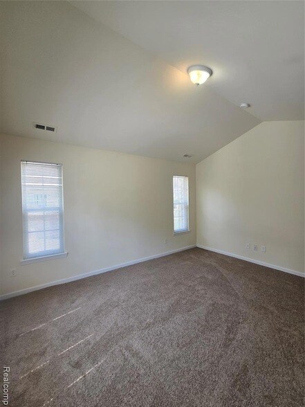 Building Photo - 27640 Hidden Oaks Dr