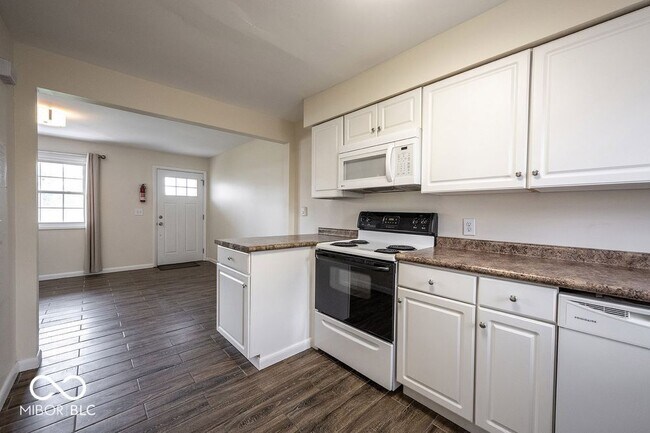 Building Photo - 140 Maple Park Dr