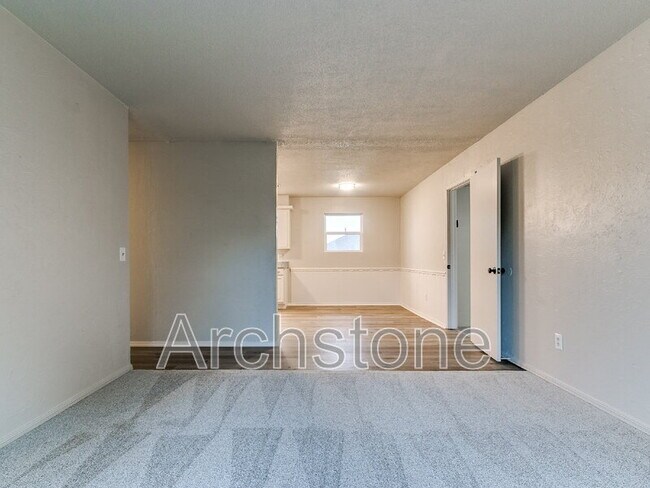 Building Photo - 401 NW 86th St