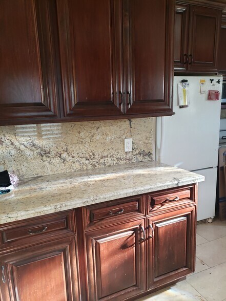 Building Photo - 705 Keenan St