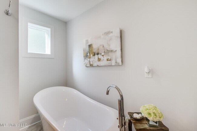 Building Photo - 187 Bilmarsan Dr