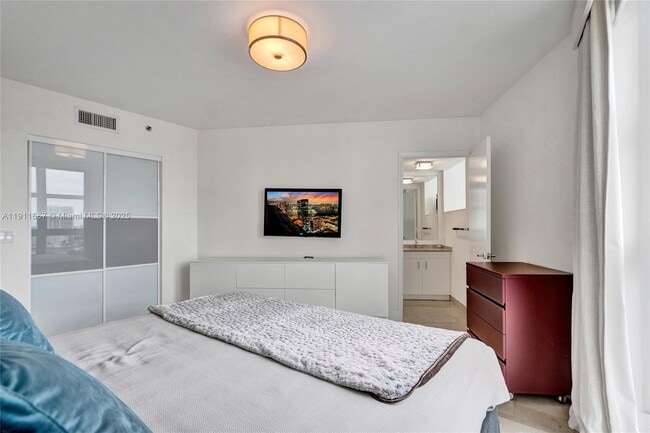 Building Photo - 19111 Collins Ave