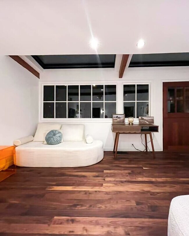 Building Photo - 522 Cascade Dr