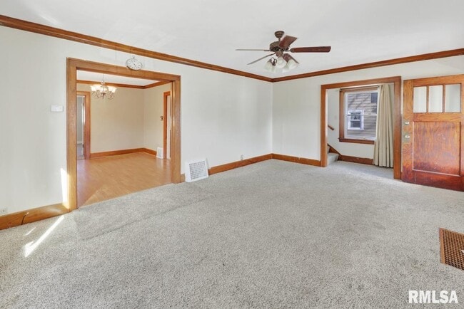 Building Photo - 2601 W Kenwood Ave