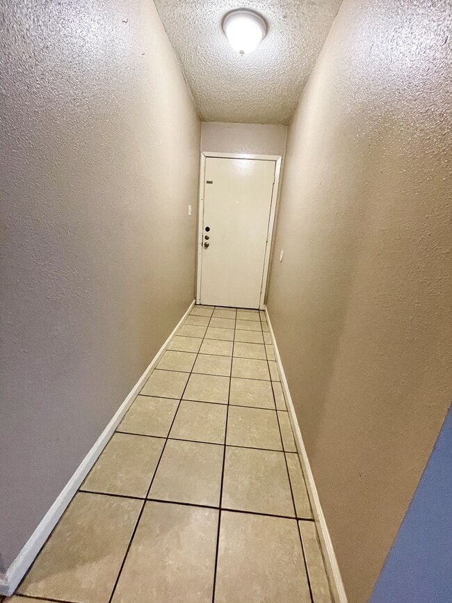 Building Photo - 1078 Honey Tree St