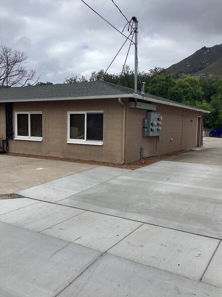 Building Photo - 430 Dana St