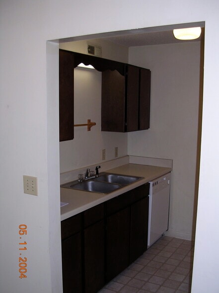 Building Photo - 703 S Chapman St