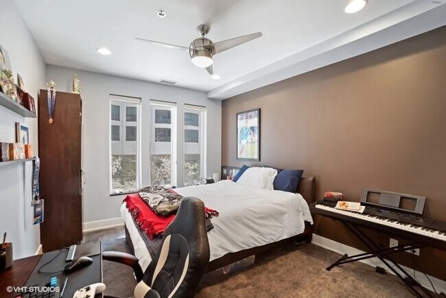 Building Photo - 178 N Harbor Dr