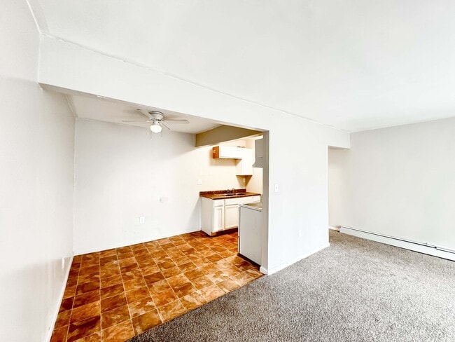 Building Photo - Fenkell Apartments