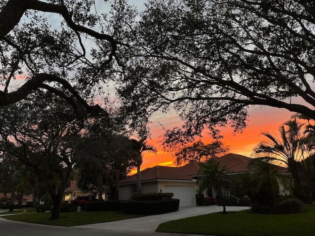 Building Photo - 387 Kelsey Park Dr