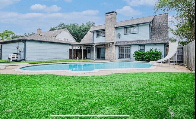 Primary Photo - 15014 Hollydale Dr