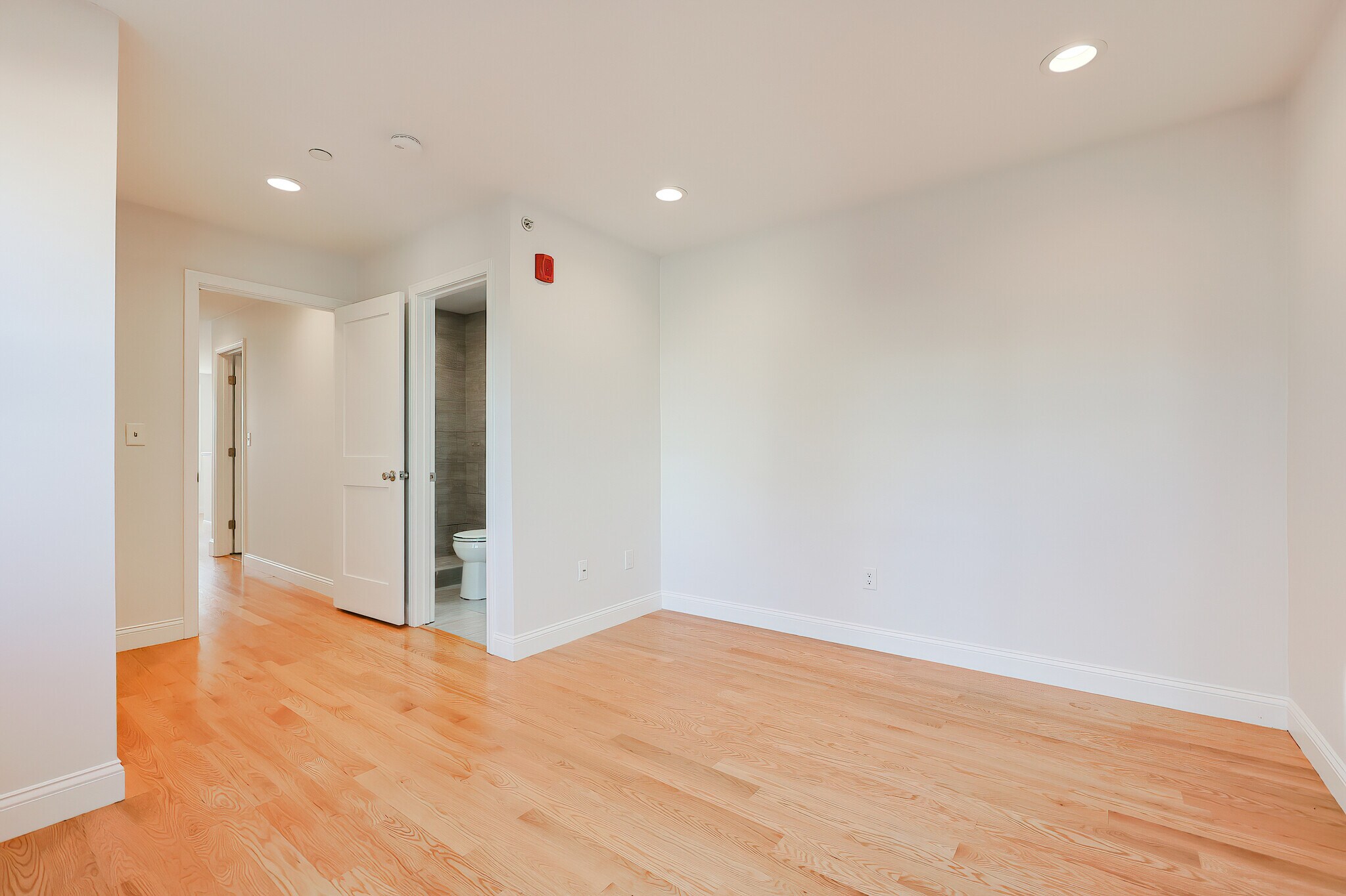 Building Photo - 375 Dorchester St