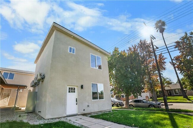 Building Photo - Brand new, never-lived-in ADU available for lease in the heart of Winnetka.