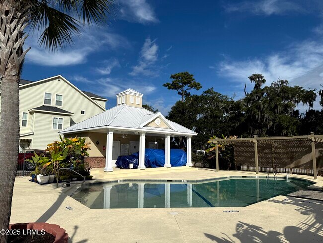 Building Photo - 54 Battery Crk Clb Dr