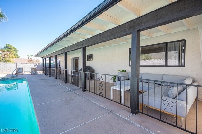 Building Photo - 6146 Peppermill Dr