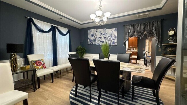 Building Photo - 180 Village Green Ct SW