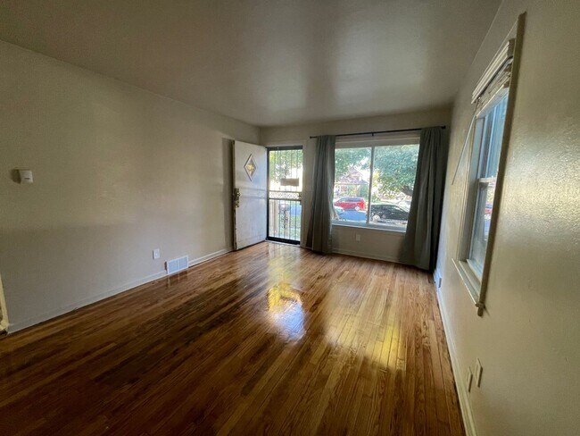 Primary Photo - Warm & Spacious 4-Bedroom Single Family Ho...