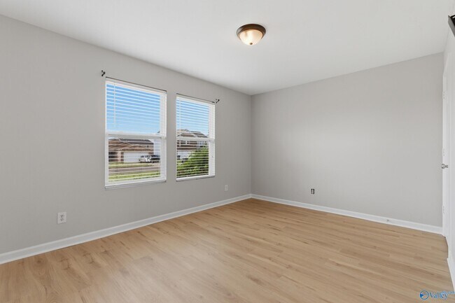 Building Photo - 29889 Glenrose Way