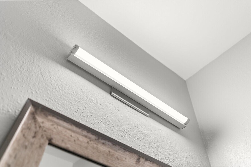 Building Photo - 1900 E 7th St