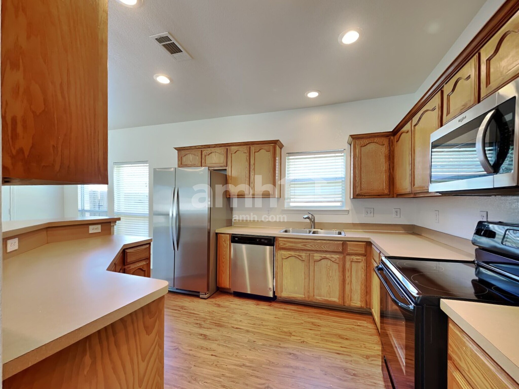 Building Photo - 1137 Boxwood Dr