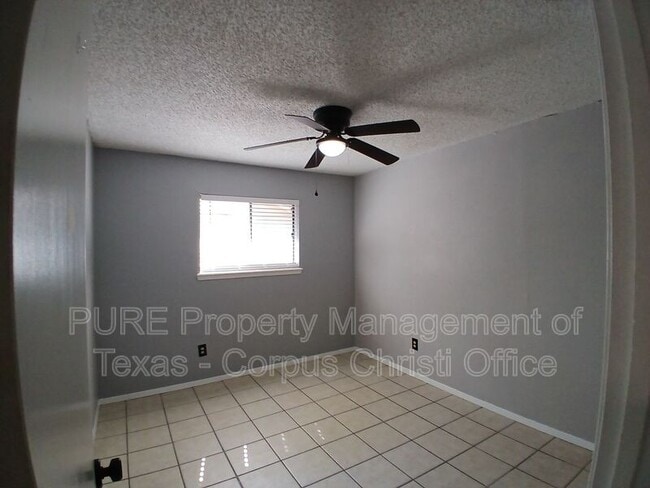 Building Photo - 4033 Sandy Hollow Creek Dr