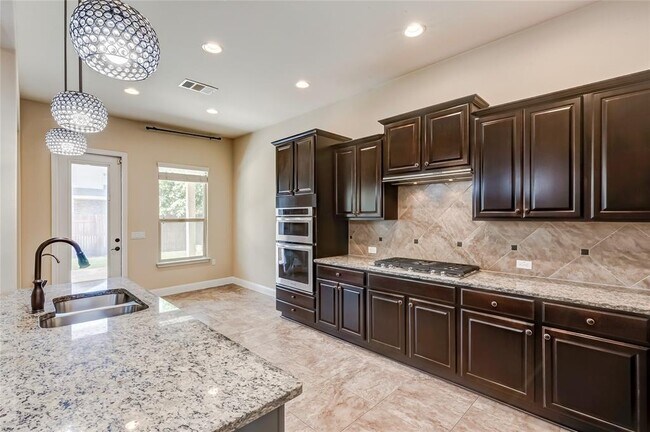 Building Photo - 16009 Jeffs Ln