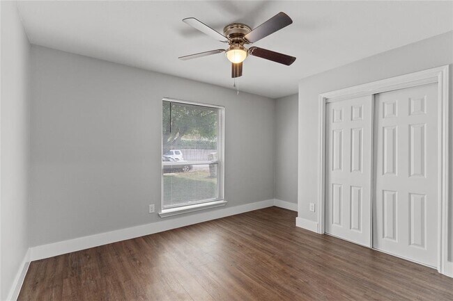 Building Photo - 602 Peterson St